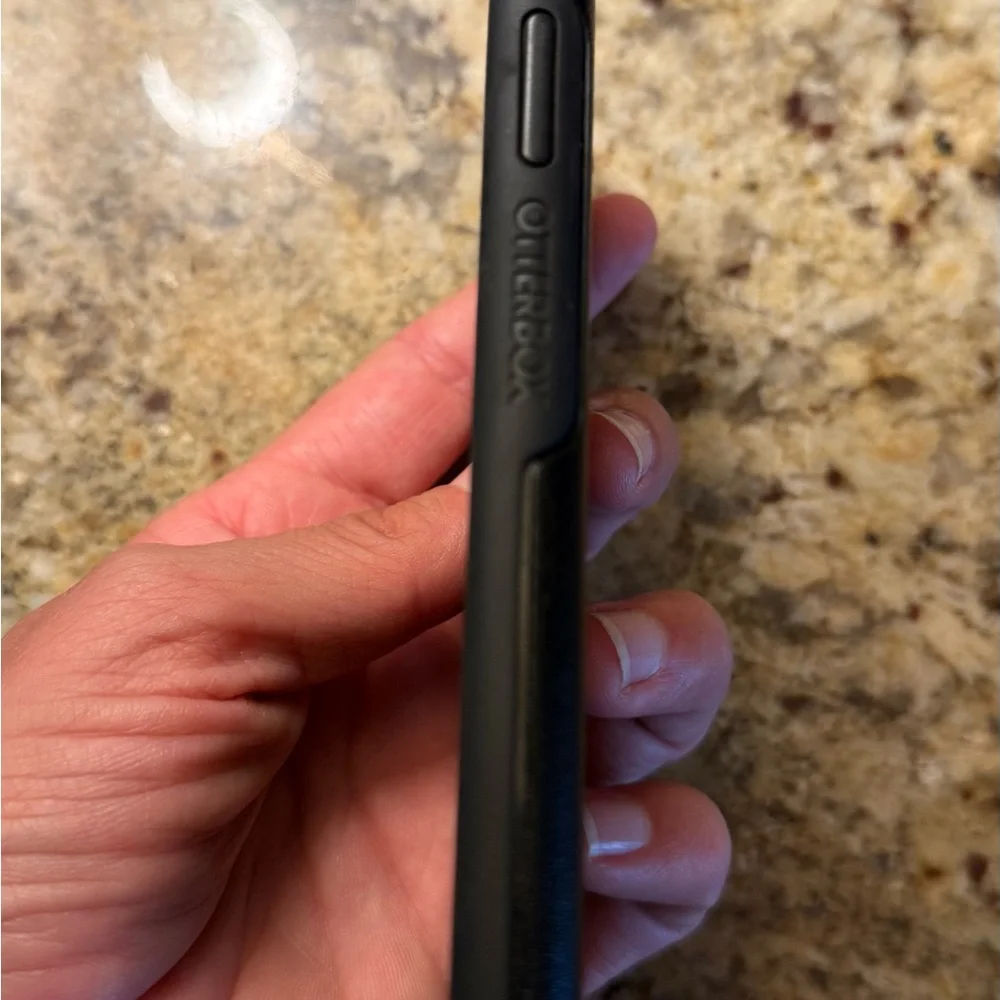 Apple iPhone X w/Otterbox case - Picture 5 of 10